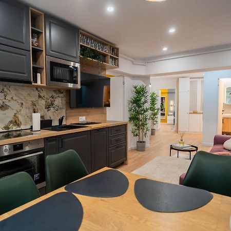 Urban Pearl - Old Town - Unique 4Br/3Ba Apartment Бухарест Экстерьер фото